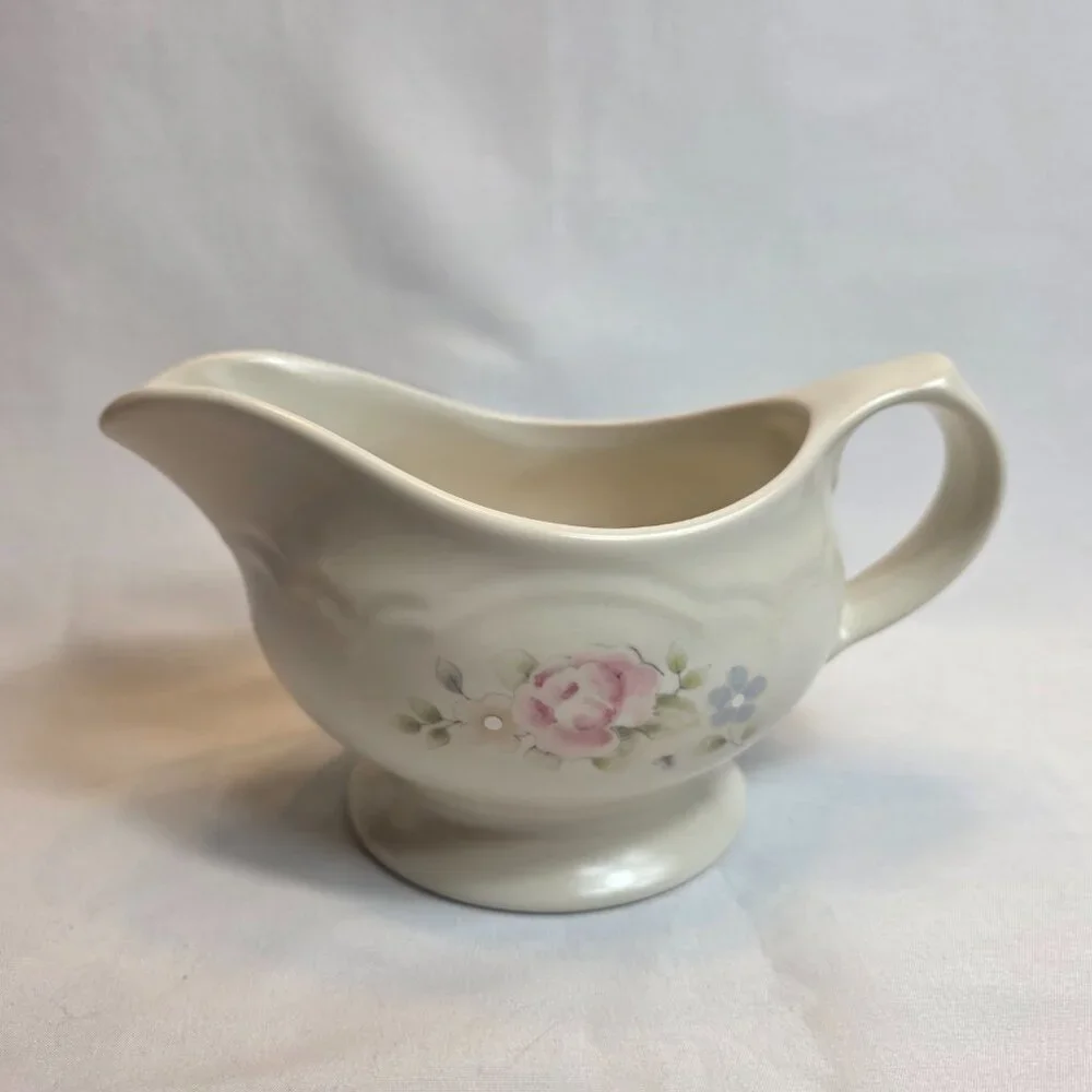 Pfaltzgraff Tea Rose Gravy Boat (NO UNDERPLATE) Pink Roses & Blue Flowers